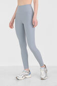 Align™ Ribbed High-Rise 28 תמונת דוגמן קידמית של Align™ Ribbed High-Rise 28