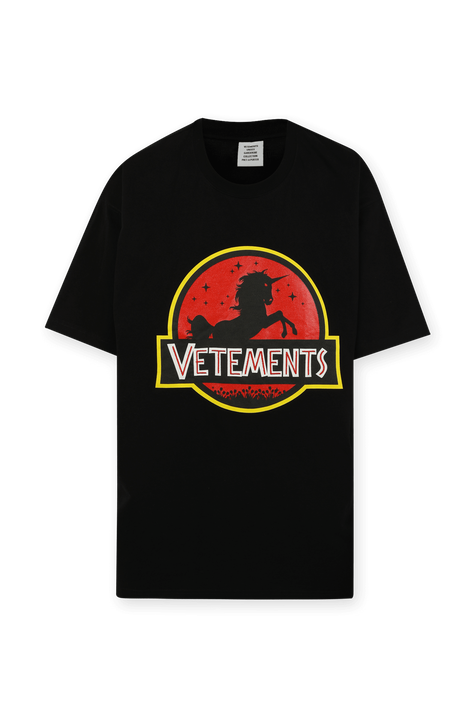 T-Shirt With Logo in Black VETEMENTS