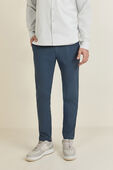תמונת דוגמן קידמית של ABC Slim-Fit Trouser 32''L *VersaTwill