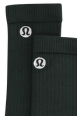 תמונת תקריב של Daily Stride Ribbed Crew Sock