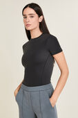 Nulu Hip-Length Crew Short-Sleeve Shirt תמונת דוגמן קידמית של Nulu Hip-Length Crew Short-Sleeve Shirt
