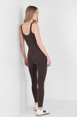 תמונת דוגמן אחורית של Align™ Halter Bodysuit 25``