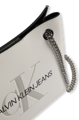 תמונת תקריב של Big Logo Shoulder Bag in White
