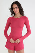 Swiftly Tech Long-Sleeve Shirt 2.0 תמונת דוגמן קידמית של Swiftly Tech Long-Sleeve Shirt 2.0