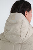 תמונת תקריב דוגמן של Wunder Puff Jacket