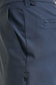 תמונת תקריב דוגמן של ABC Classic-Fit Golf Short 9''