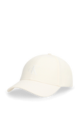 תמונה קידמית של כובע מצחייה