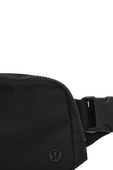 תמונת תקריב של Everywhere Belt Bag