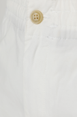 תמונת תקריב של Cotton Flat Shorts in White