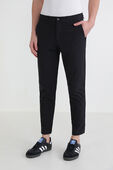 תמונת דוגמן קידמית של ABC Slim-Fit Pant 30