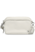Everywhere Crossbody Bag 2L Metal Hardware תמונה קידמית של Everywhere Crossbody Bag 2L Metal Hardware