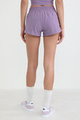 תמונת דוגמן אחורית של Hotty Hot High-Rise Short Lined Short 2.5