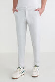 תמונת דוגמן קידמית של ABC Slim-Fit Pant 32