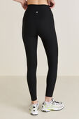 תמונת דוגמן אחורית של Align™ High-Rise Ribbed Pant 25