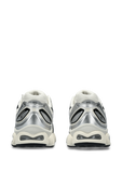 נעלי סניקרס ג'ל נימבוס 9