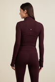 תמונת דוגמן אחורית של Define™ Cropped Jacket *Nulu