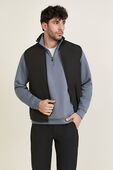 תמונת דוגמן קידמית של Water-Repellent Full-Zip Sweater Vest
