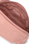 תמונת פנים של Everywhere Belt Bag