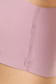 תמונת תקריב דוגמן של Flexible Fit Scoop And Square Bra