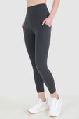 Align High-Rise Crop 23" *Pockets תמונת דוגמן קידמית של Align High-Rise Crop 23" *Pockets