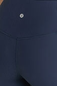 תמונת תקריב דוגמן של Align™ High-Rise Ribbed Pant 28''