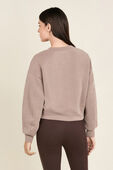 תמונת דוגמן אחורית של Perfectly Oversized Cropped Crew Softsreme