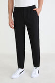 תמונת דוגמן קידמית של Utilitech Pull On Classic Fit Pant