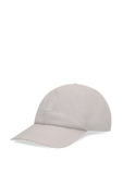 תמונה קידמית של כובע מצחייה
