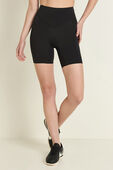 Seriously Silky Hight-Rise Short 4 תמונת דוגמן קידמית של Seriously Silky Hight-Rise Short 4