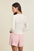 תמונת דוגמן אחורית של Hold Tight Long-Sleeve Henley