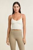 Align™ Cami Cropped Tank Top A/B תמונת דוגמן קידמית של Align™ Cami Cropped Tank Top A/B