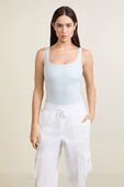 תמונת דוגמן קידמית של Nulu Square-Neck Sleeveless Bodysuit