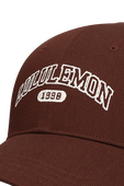 תמונת תקריב של Classic Unisex Ball Cap Structured