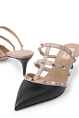 תמונת תקריב של Golden Studs Pump in Nude and Black