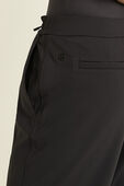 תמונת תקריב דוגמן של Tapered-Leg Mid-Rise Pant 7/8 Length Luxtreme