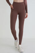 תמונת דוגמן קידמית של Swift Speed High-Rise Tight 28