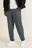 תמונת דוגמן קידמית של ABC Warpstreme™ Pull-On Pant