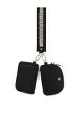 Dual Pouch Wristlet תמונה קידמית של Dual Pouch Wristlet