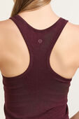 תמונת תקריב דוגמן של Ebb to Street Cropped Racerback Tank Top