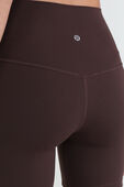 תמונת תקריב דוגמן של Align™ High-Rise Short 6