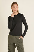 License to Train Classic Fit Long Sleeve תמונת דוגמן קידמית של License to Train Classic Fit Long Sleeve