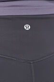תמונת תקריב דוגמן של Align™ Mini-Flare Pant *Regular