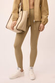 תמונת דוגמן קידמית של Align High-Rise Pant 28'' Leggings
