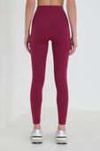 תמונת דוגמן אחורית של Wunder Under SmoothCover High-Rise Tight 25