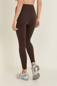 תמונת דוגמן אחורית של Wunder Under Everlux High-Rise Tight 25''
