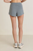 תמונת דוגמן אחורית של Ribbed Softstreme High-Rise Short 2
