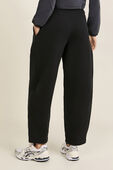 תמונת דוגמן אחורית של Scuba Mid-Rise Barrel-Leg Pant 7/8 Length