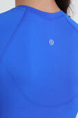 תמונת תקריב דוגמן של Swiftly Tech Cropped Short-Sleeve Shirt 2.0