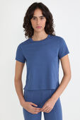 תמונת דוגמן קידמית של Classic-Fit Cotton-Blend Tee