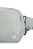 תמונת תקריב של Everywhere Belt Bag